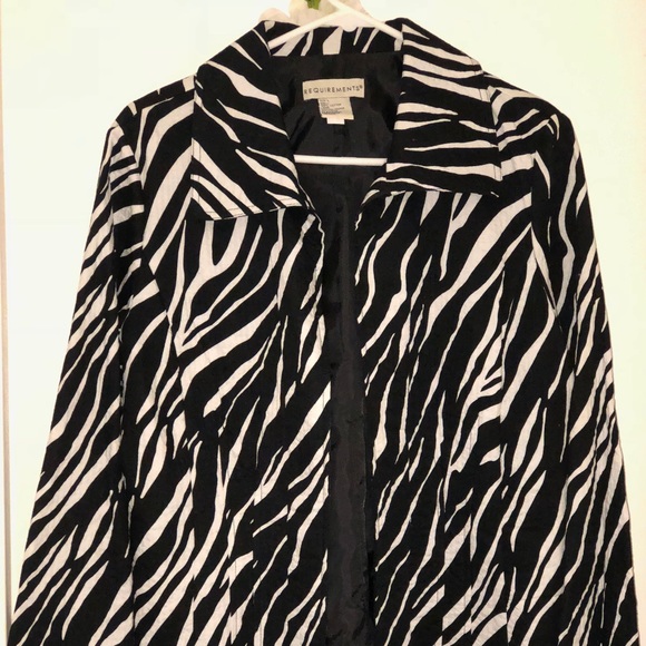 Black and white zebra print jacket - Picture 2 of 3